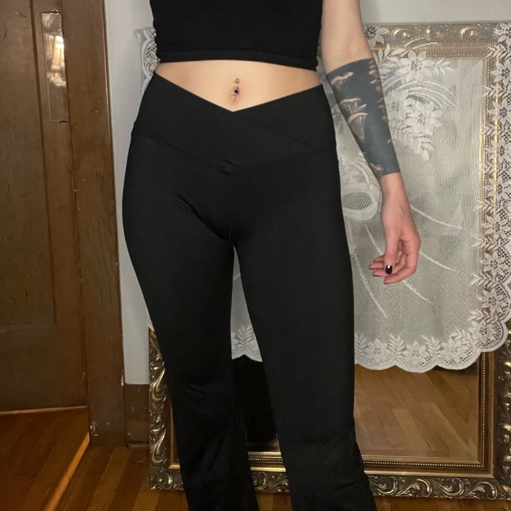 Server flare pants